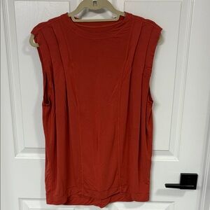 Lululemon Sleeveless Crewneck Tank Top in Rust